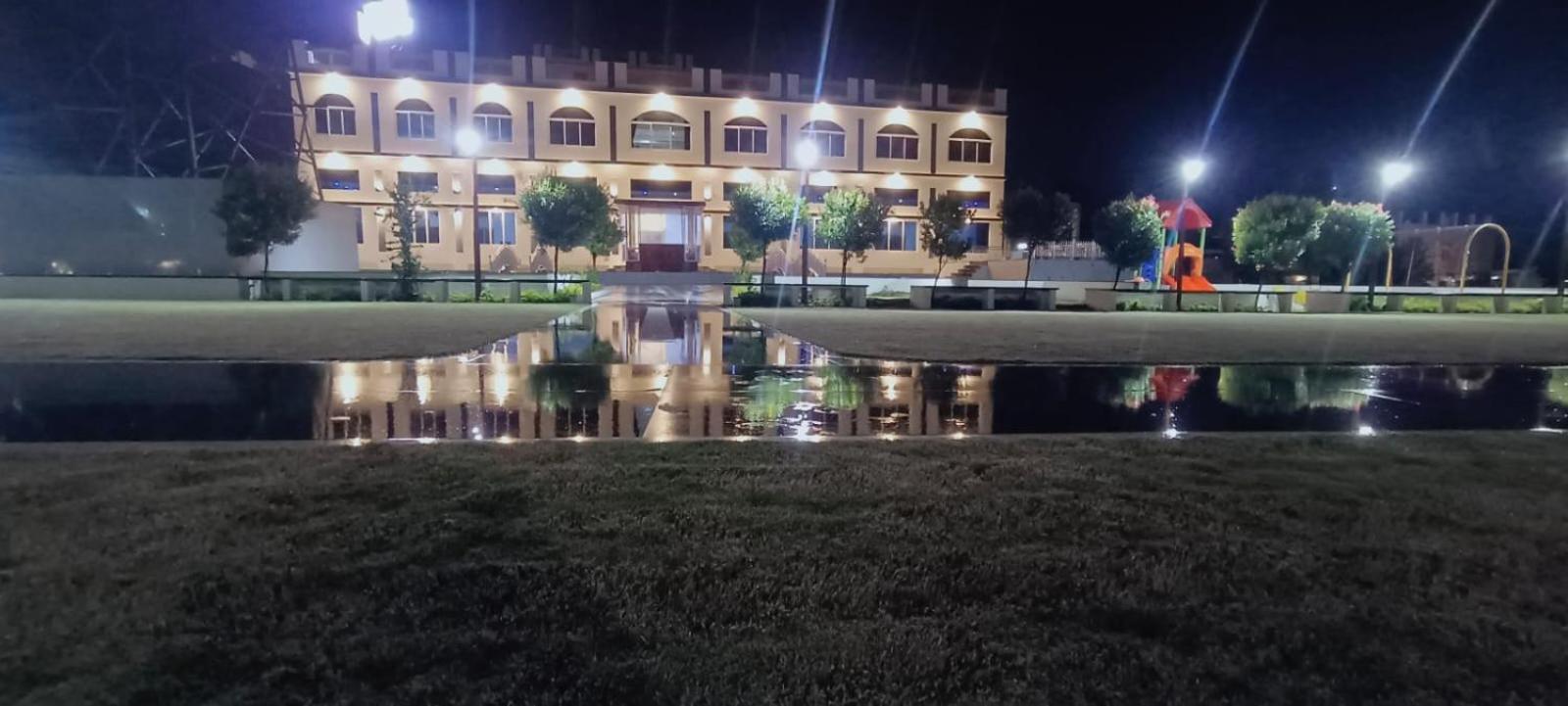 Отель Vedika Garden Лонавала Экстерьер фото